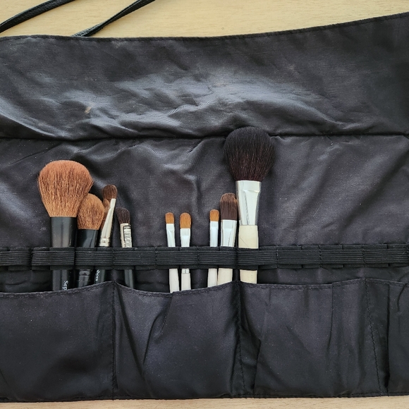 IT COSMETICS for ULTA BRUSH ROLL - Picture 3 of 11